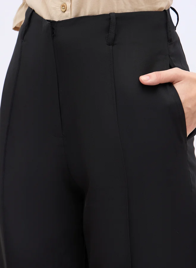Styli Styli Solid Tapered Fit Pants with Pintuck Detail