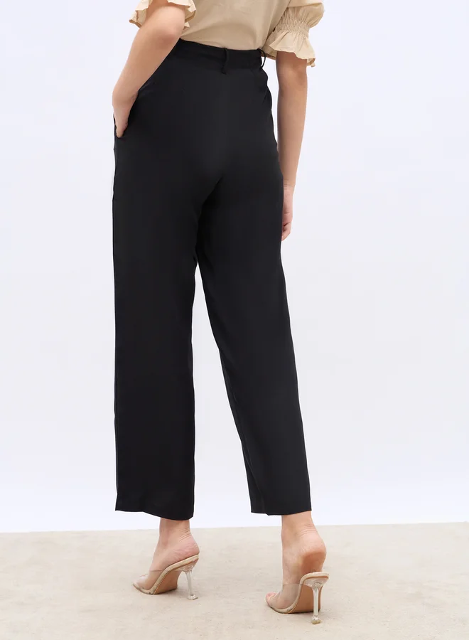 Styli Styli Solid Tapered Fit Pants with Pintuck Detail