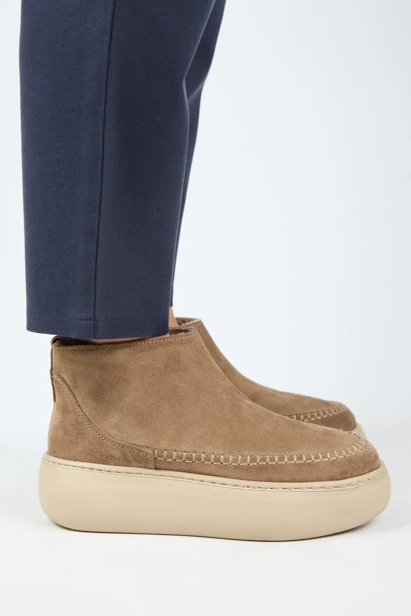 مانجيرو أحذية مانيجيرو (كارولينا) النسائية القصيرة من جلد المنك الطبيعي والمبطنة بالفرو