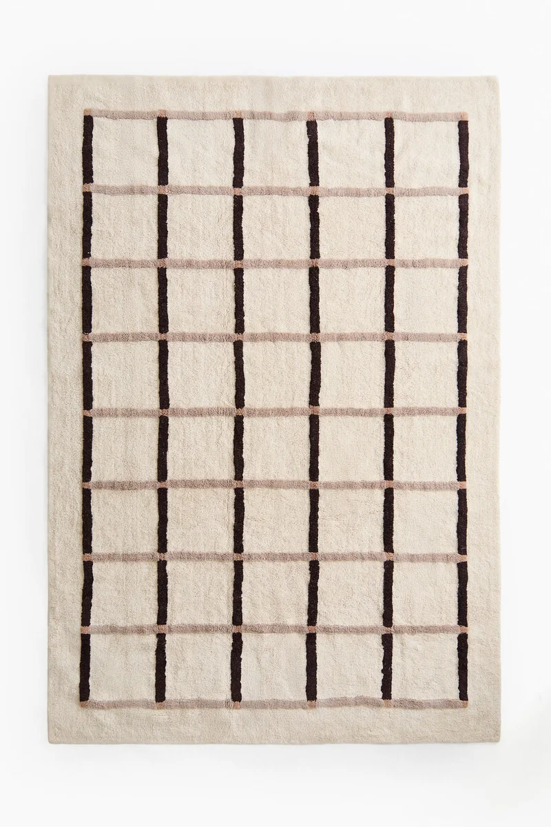 اتش اند ام سجادة كبيرة من مزيج الصوف بتصميم منسوج بارز