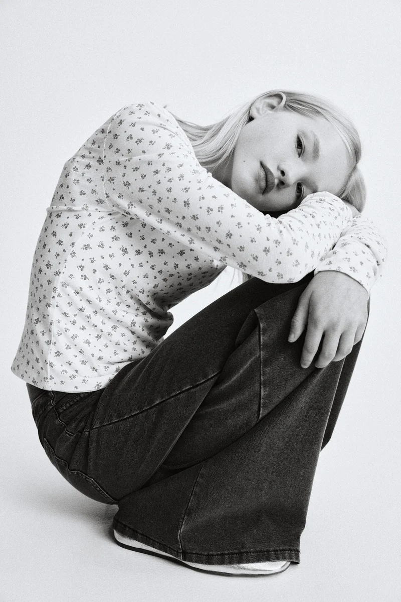 اتش اند ام بنطلون واسع بتصميم يشبه الدنيم