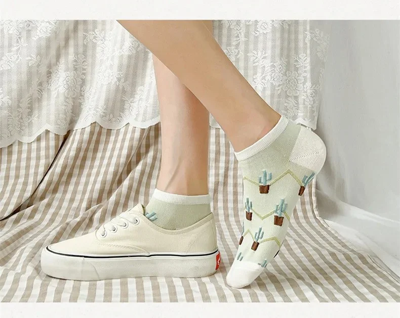 اسينتي Black Women Socks White Women Booties Summer Thin Socks Ankle Length Short Socks 5 Pairs