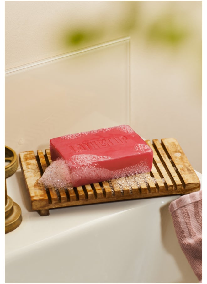 THE BODY SHOP Strawberry Cleansing Face & Body Bar  - Image 3