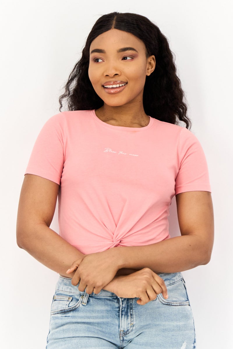 ONLY بلوزة نسائية بأكمام قصيرة وياقة دائرية بطبعة جرافيك، وردي - Image 1