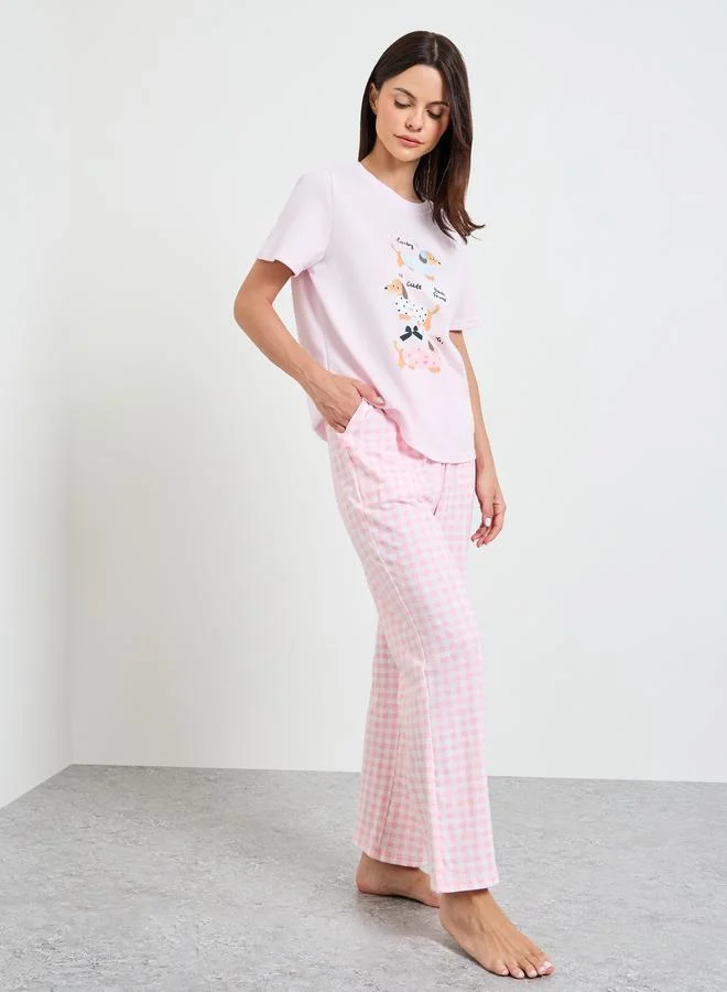 ستايلي Pink Graphic Dog Print T-Shirt and Checked Pyjama Set