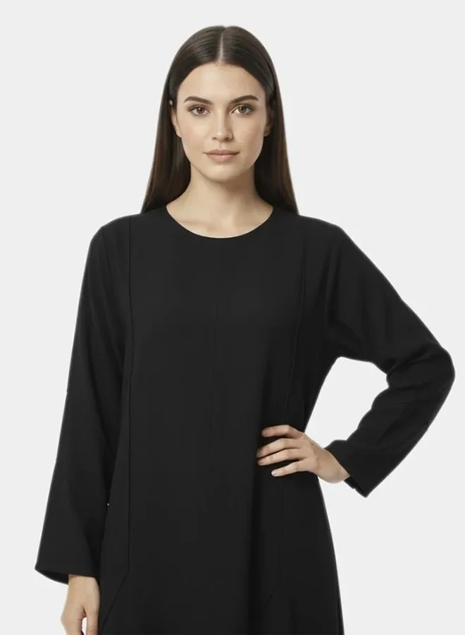 lamha abaya Open black abaya with abstract lines