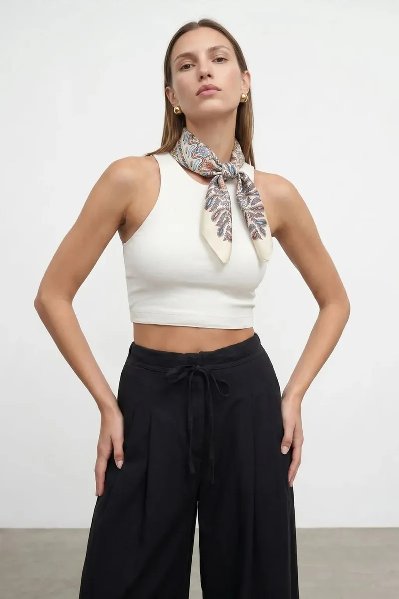DILVIN Ribbed Sleeveless Crop Blouse