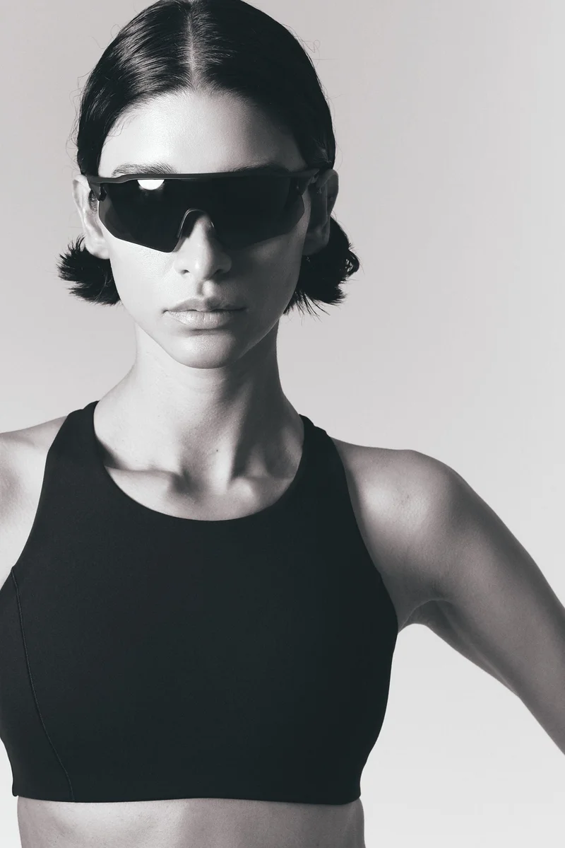 اتش اند ام حمالة صدر رياضية بدعم عالي من نسيج شيب موف