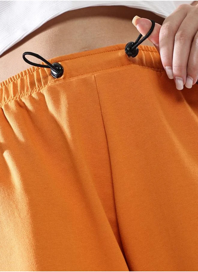هوبرهولمي Women Track Pants in Multicolor featuring Jogger fit with a colourblocked pattern, no sleeves, regular length, secured with elasicated + drawstring closure, crafted from terry – an essential addition to your stylish collection.