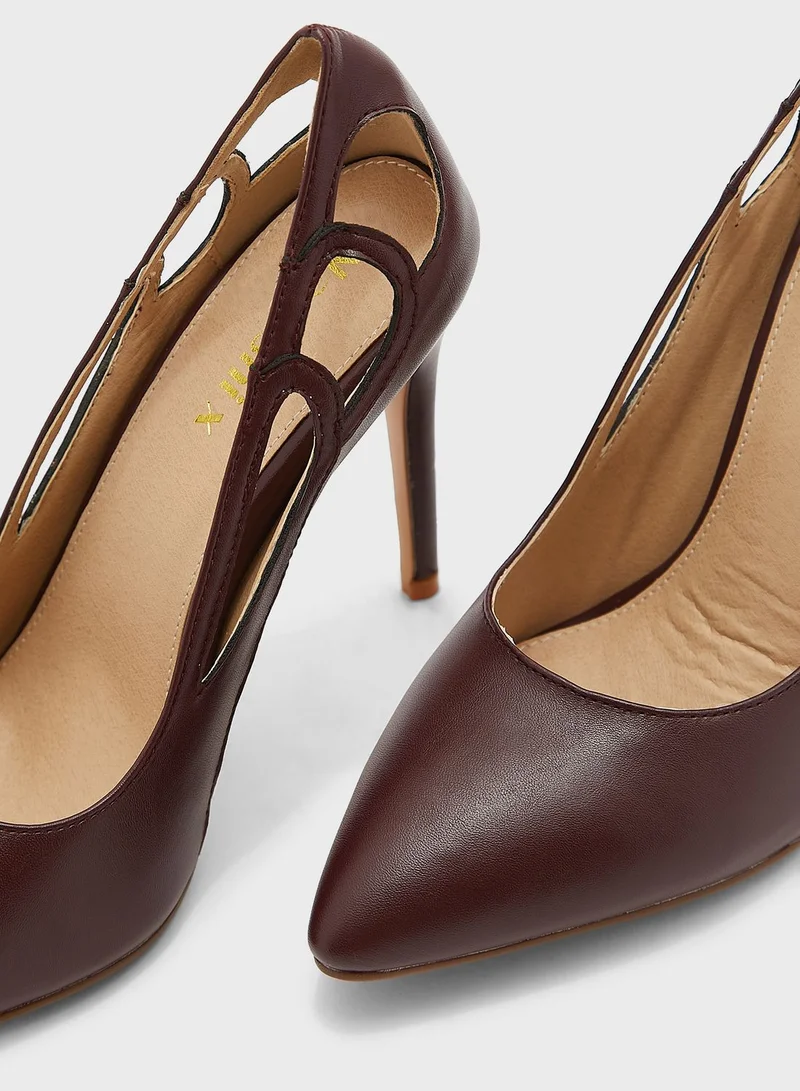 Namshi x Sabrina Cutout Detail Pointed Pump