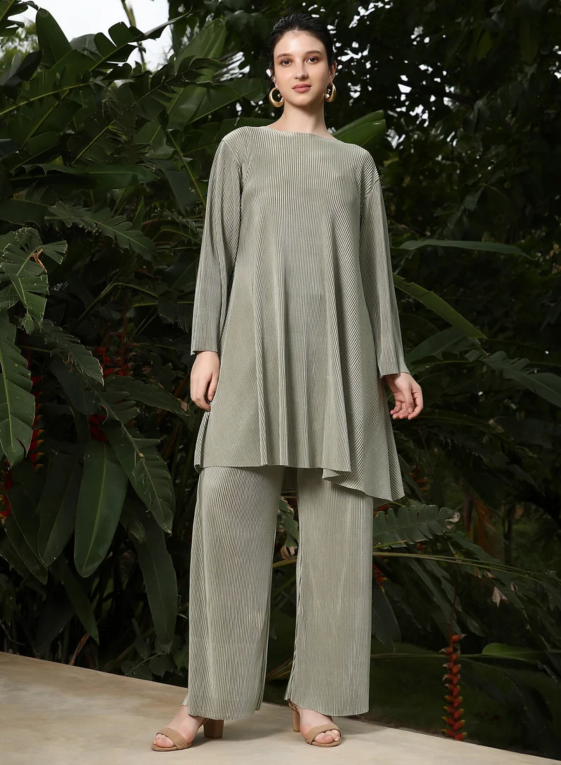 QISSA Women's Olive Green Solid Pleated Kurta Set For Ethnic Wear | Round Neck, Long Regular Sleeves | Solid Pleated Fabric | 2 Piece Kurta Set Designed For Casual & Daily Wear