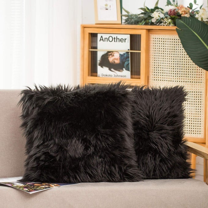 SET OF 2 DECORATIVE FAUX FUR THROW PILLOW COVERS BLACK FLUFFY SOFT FUZZY SQUARE CUSHION COVER PILLOW CASE FOR SOFA COUCH CHAIR BED CAFE 20 X 20 INCHES