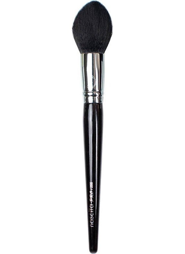 Nascita Pro Tapered Face Brush - Round Angle Blush Brush 