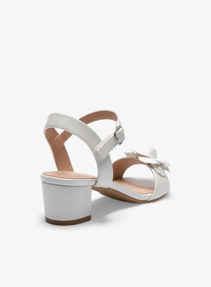 Geoomnii White Sandals for Preteen Girls – Comfortable, Lightweight & Stylish Everyday Wear for Women | Best Price UAE
