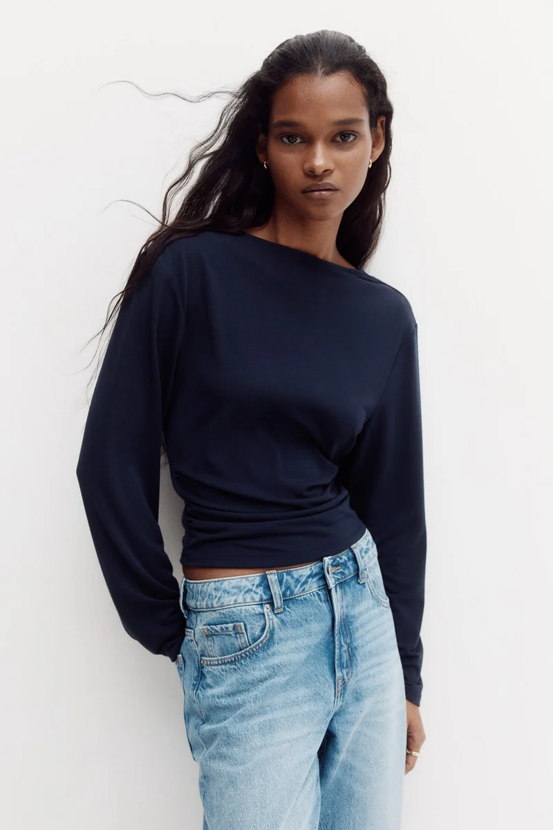 اتش اند ام بلوزة جيرسيه بظهر منخفض ومنسدل