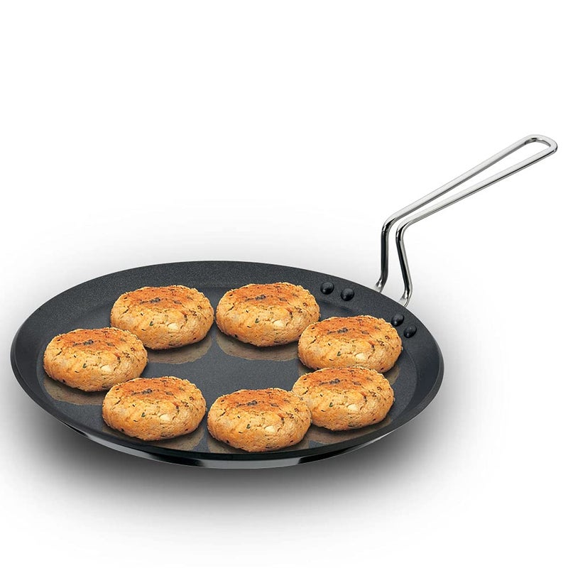Hawkins Hawkins Futura 30 cm Flat Tava Non Stick Tawa with Stainless Steel Handle Tawa with Rim Pancake Pan Flat Pan Black NFT30 