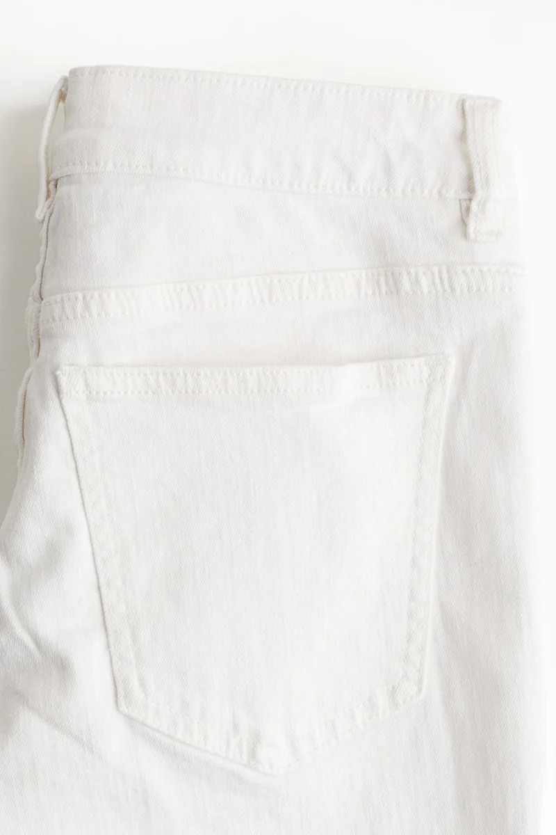 اتش اند ام جينز بحافة واسعة وبطول الكاحل بتصميم خصر منخفض