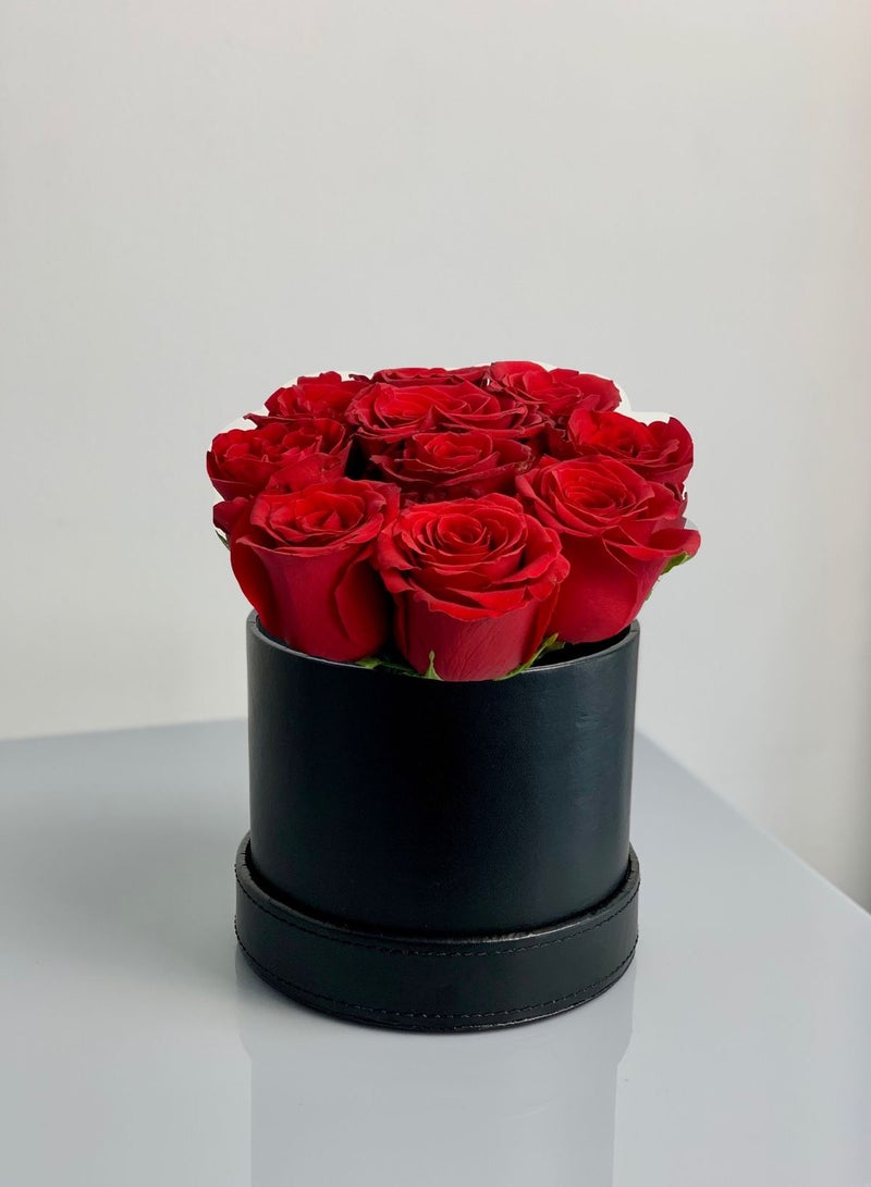 wardi Red Roses in Leather Box | 1 DAY DELIVERY