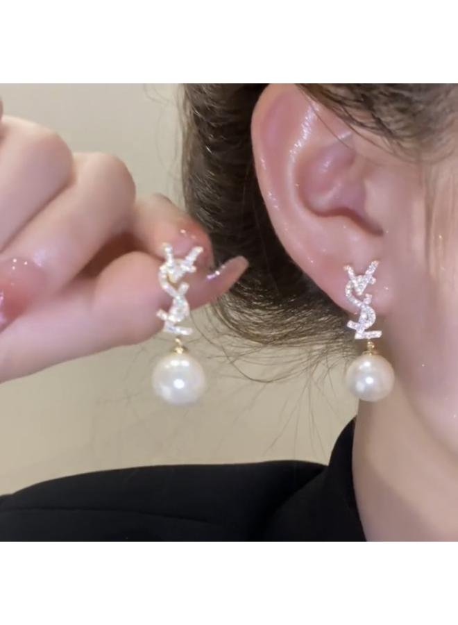 Light Luxury Full Diamond Letter Pearl Earrings High-grade Chanel Style Socialite Earrings Niche Design Net Red New Earrings 