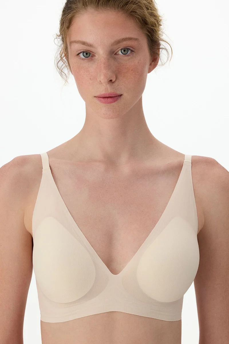 بنتي PENTI No-Show Zerogram Decolette Padded Bra