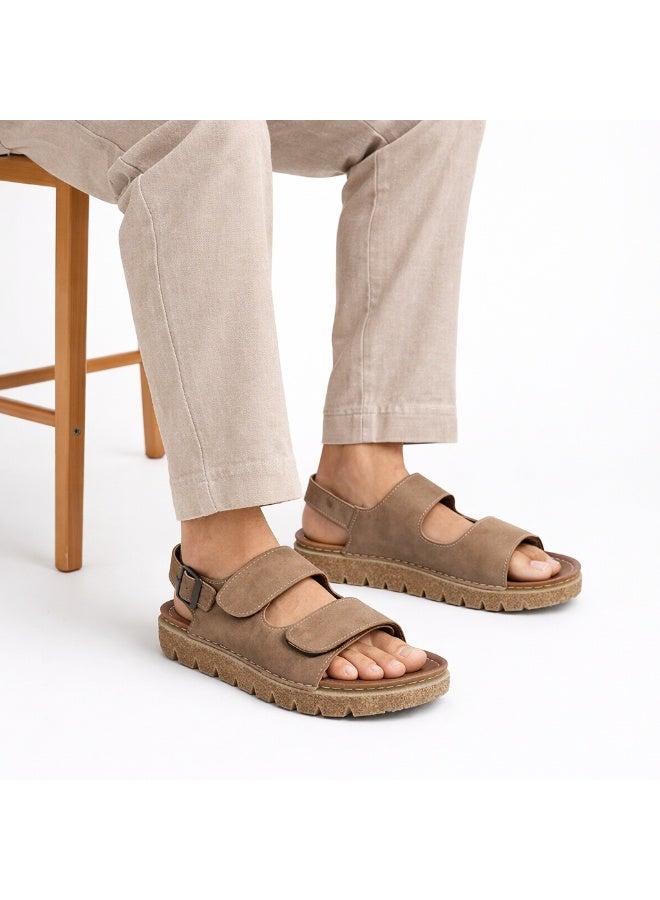 صندل رجالي مريح بتصميم عصري – نعل طبي خفيف مع أحزمة لاصقة قابلة للتعديل وحزام خلفي ثابت – مناسب للاستخدام اليومي والمشي - Image 1