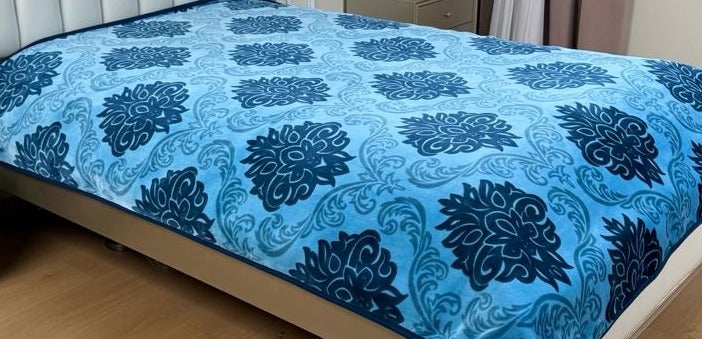 بطانية نفرين فاخرة بوزن 4 كيلو مقاس 200×240 سم دفء مخملي ونعومة راقية تكمّل أناقة غرفتك - Image 2