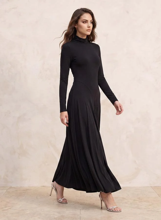 Iconic Iconic Panelled Maxi Dress with High Neck