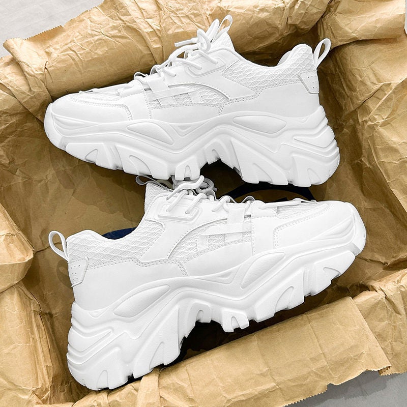 Unisex Casual Sneaker Shoes - Image 1