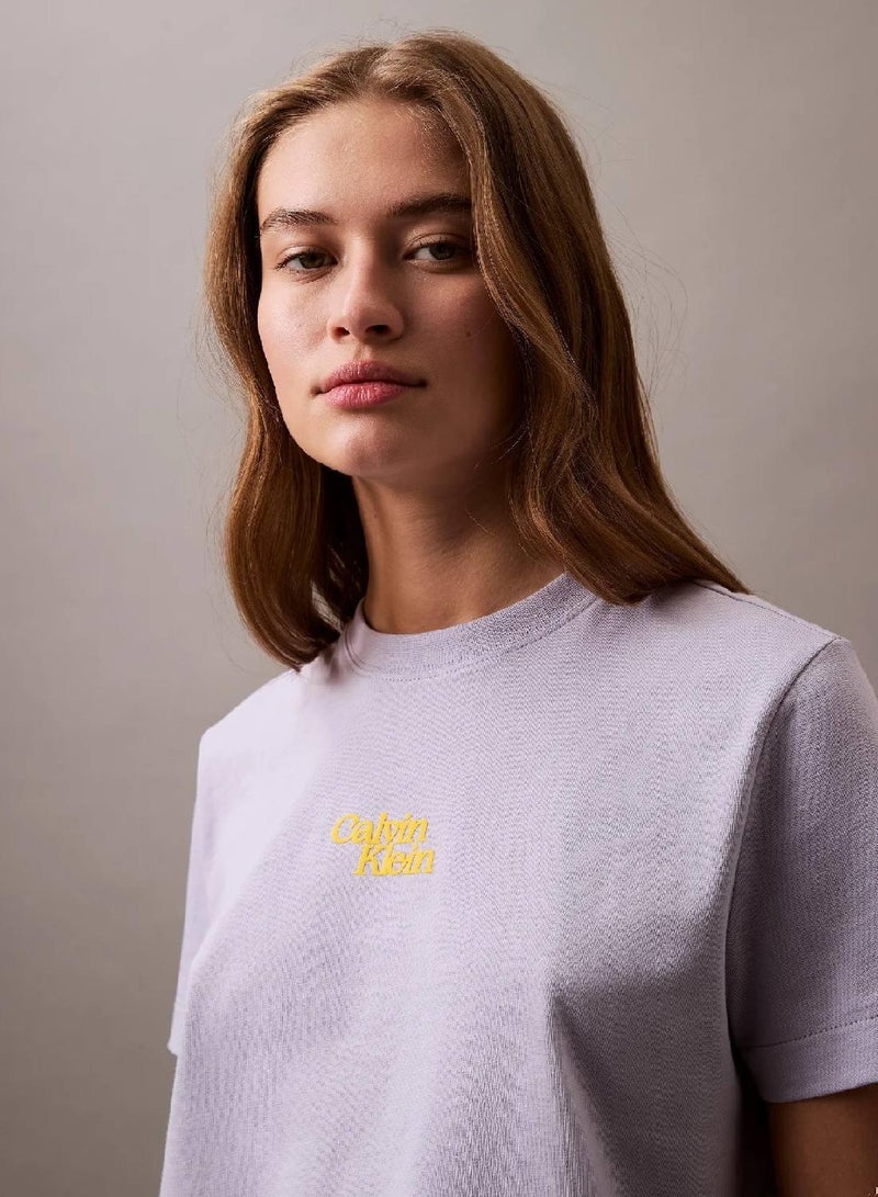 كالفن كلاين جينز تيشرت مزين بشعار كلفن كلاين بنمط فلوك - Image 1