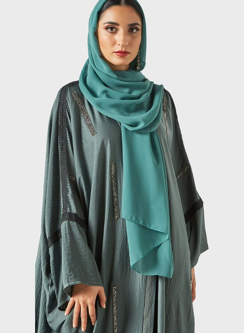 Threadz by Ajooni Textured Lace Trim Abaya