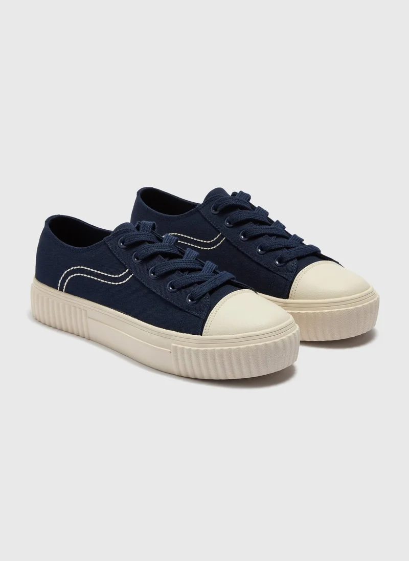 ماتلان Navy Toe Cap Trainers