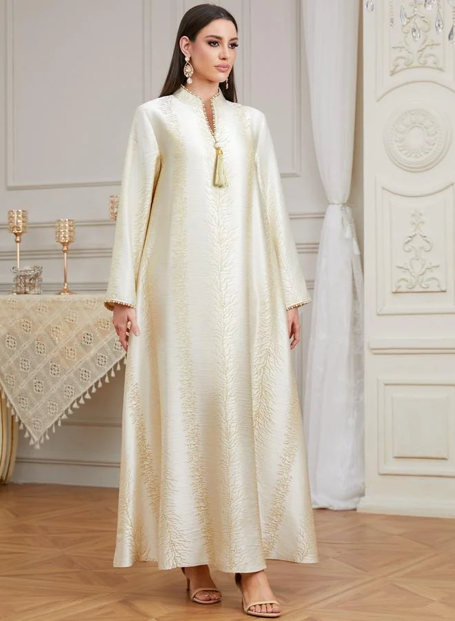 تايك تو جلابية بفرابات ولؤلؤ صناعي وقماش بارز الملمس