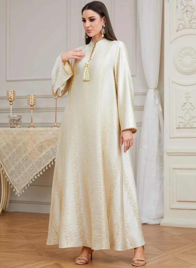 تايك تو جلابية بفرابات ولؤلؤ صناعي وقماش بارز الملمس