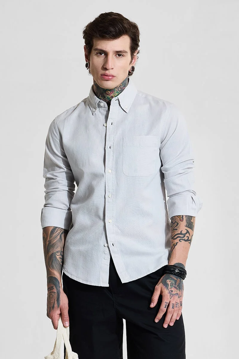 سنيتش قميص كتان رمادي فاتح بقصة ضيقة