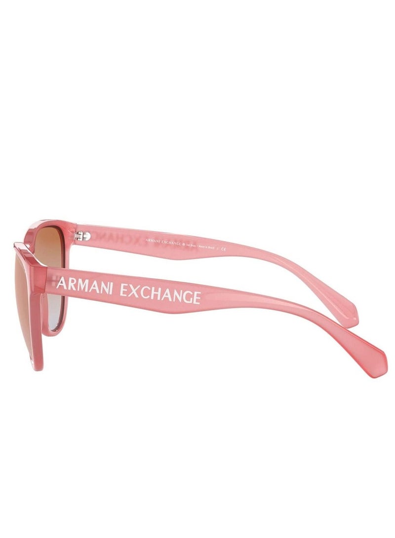 ارماني اكسشينج نظارة شمسية نسائية من Armani Exchange بتصميم عين القطة، بلون مرجاني أوبال مع عدسات وردية متدرجة AX4095SF 83086F، مقاس العدسة: 56 مم - Image 3