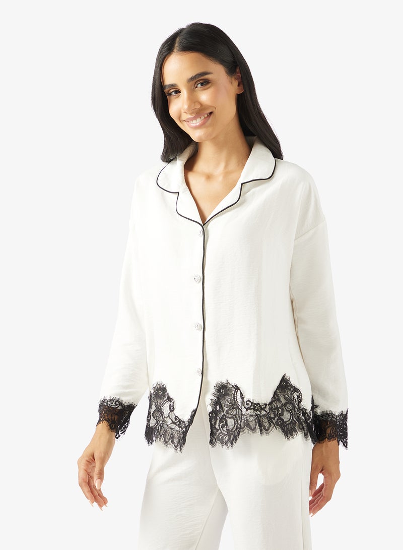 جينجر طقم بيجامة وقميص ساتان بأزرار ودانتيل - Image 4