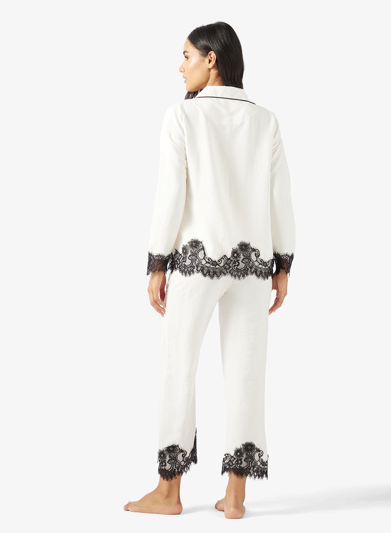 جينجر طقم بيجامة وقميص ساتان بأزرار ودانتيل - Image 2