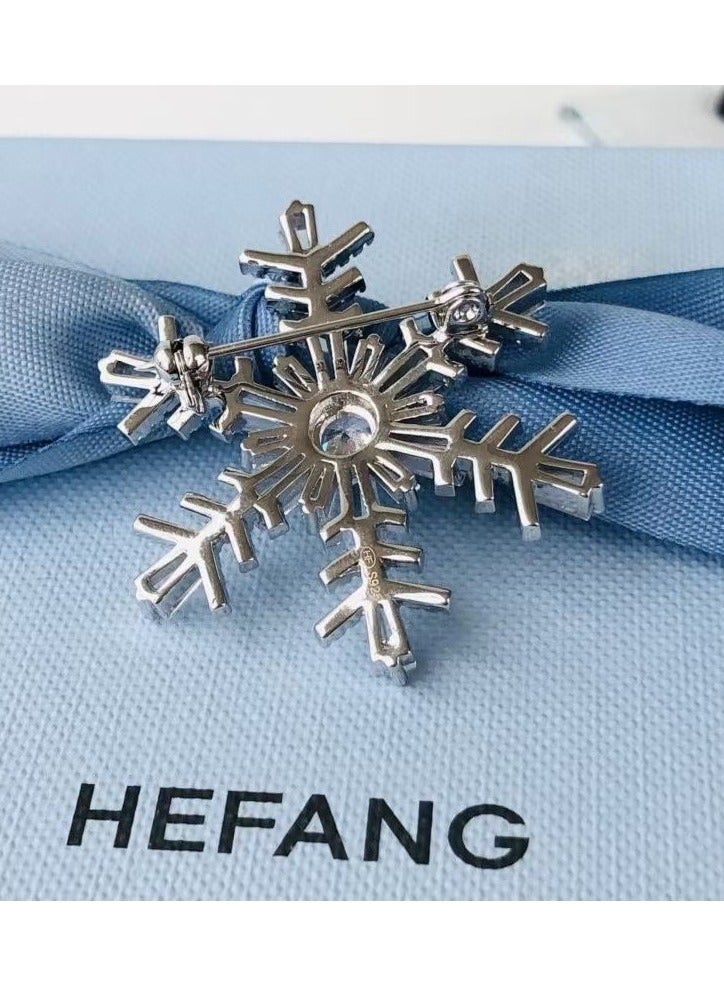 HEFANG Personalized And Fashionable White Snowflake Brooch  - Image 1