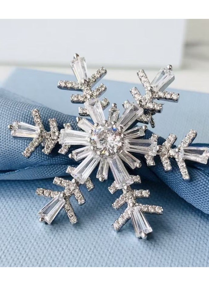 HEFANG Personalized And Fashionable White Snowflake Brooch  - Image 2