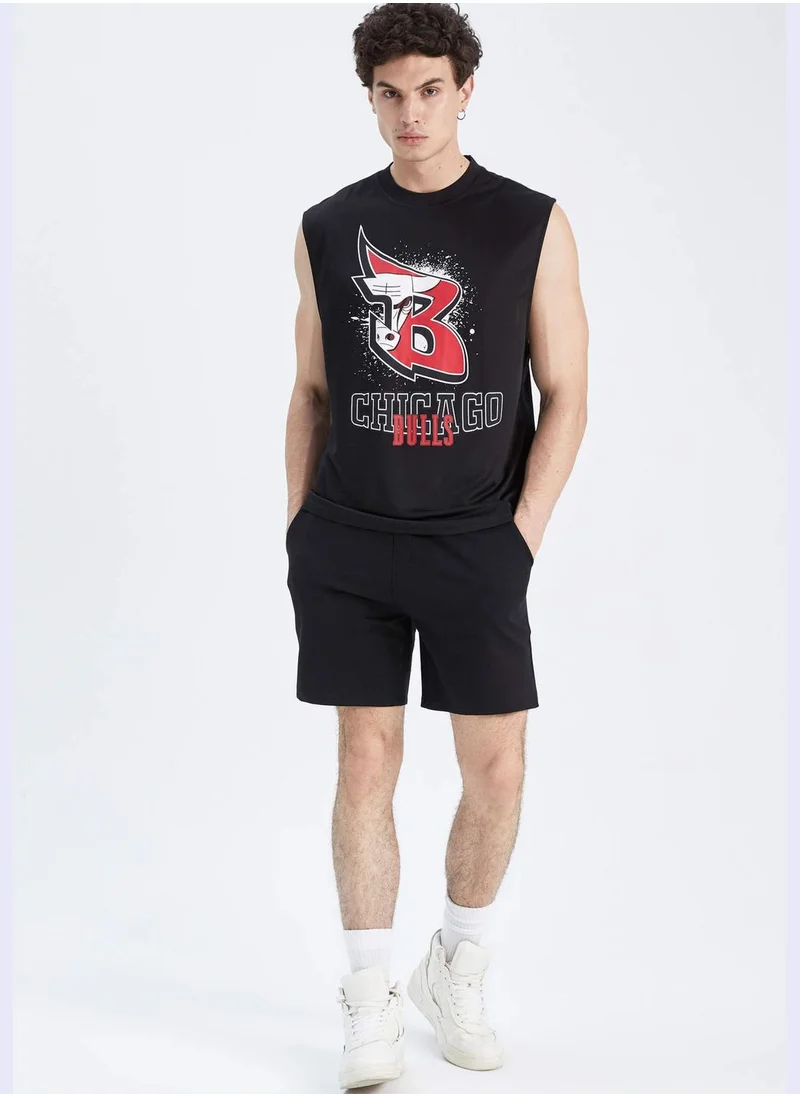 ديفاكتو Man NBA Chicago Bulls Licenced Oversize Fit Crew Neck Knitted T-Shirt