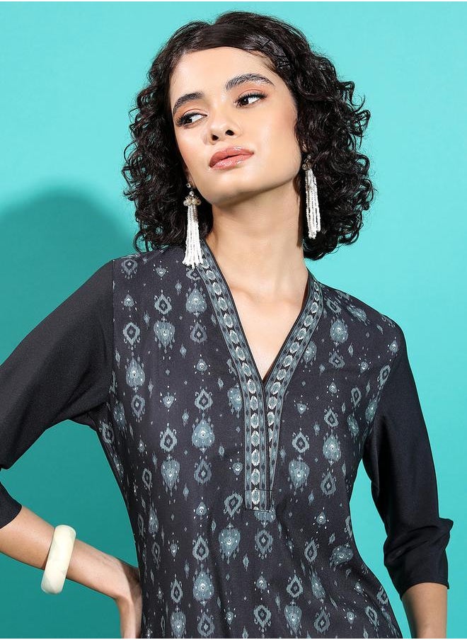 Vishudh Women Black Geometric Flared Sleeves Thread Work Kurta by Styli  - Image 2