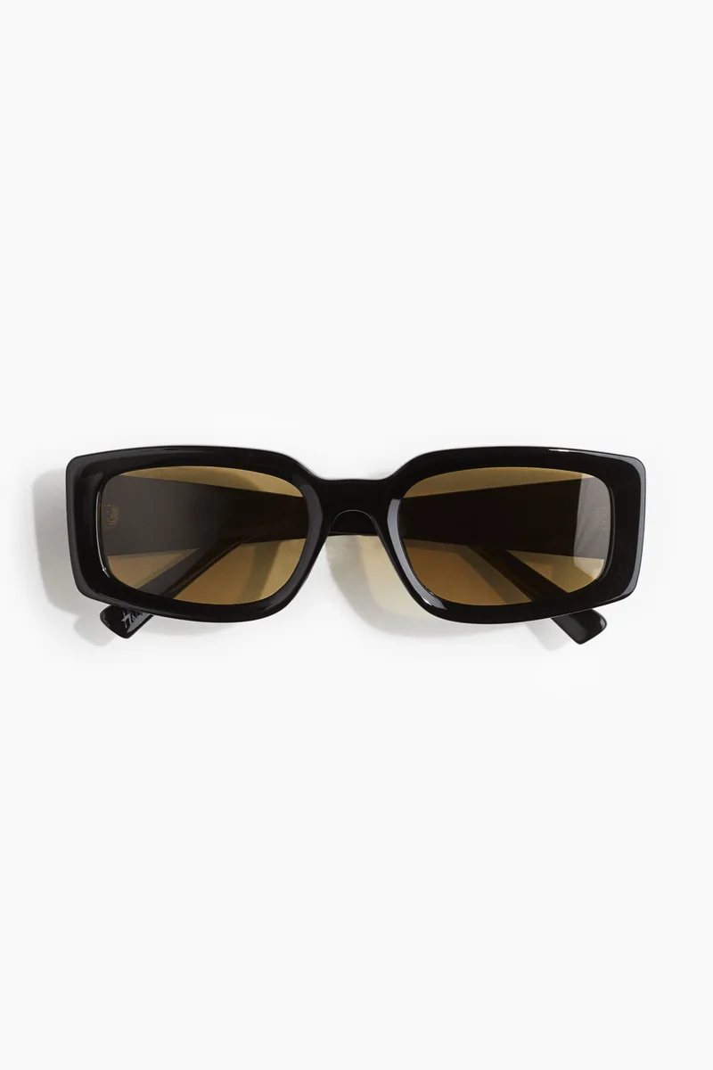 Polarised sunglasses