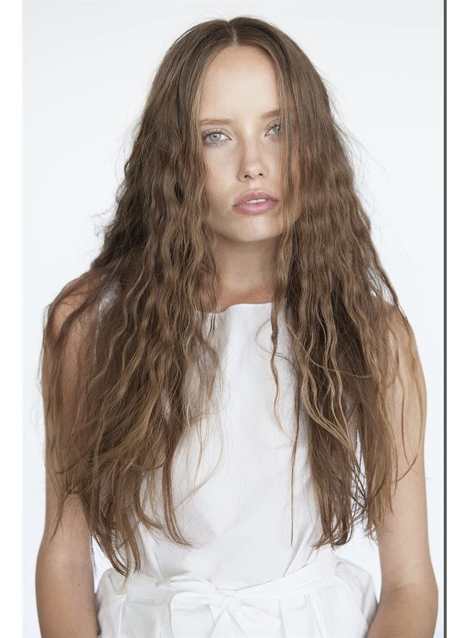 R+Co موس تصفيف الشيفون | شكل قابل للتشكيل + حجم + لمعان | نباتي + خالي من التجارب على الحيوانات | 5.6 أونصة - Image 4