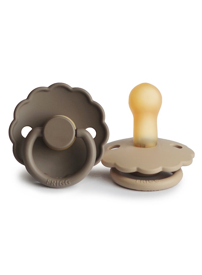 FRIGG لهاية FRIGG Daisy من اللاتكس للأطفال 6-18 شهر 2-Pack بورتوبيلو/كرواسان - الحجم 2 - Image 2