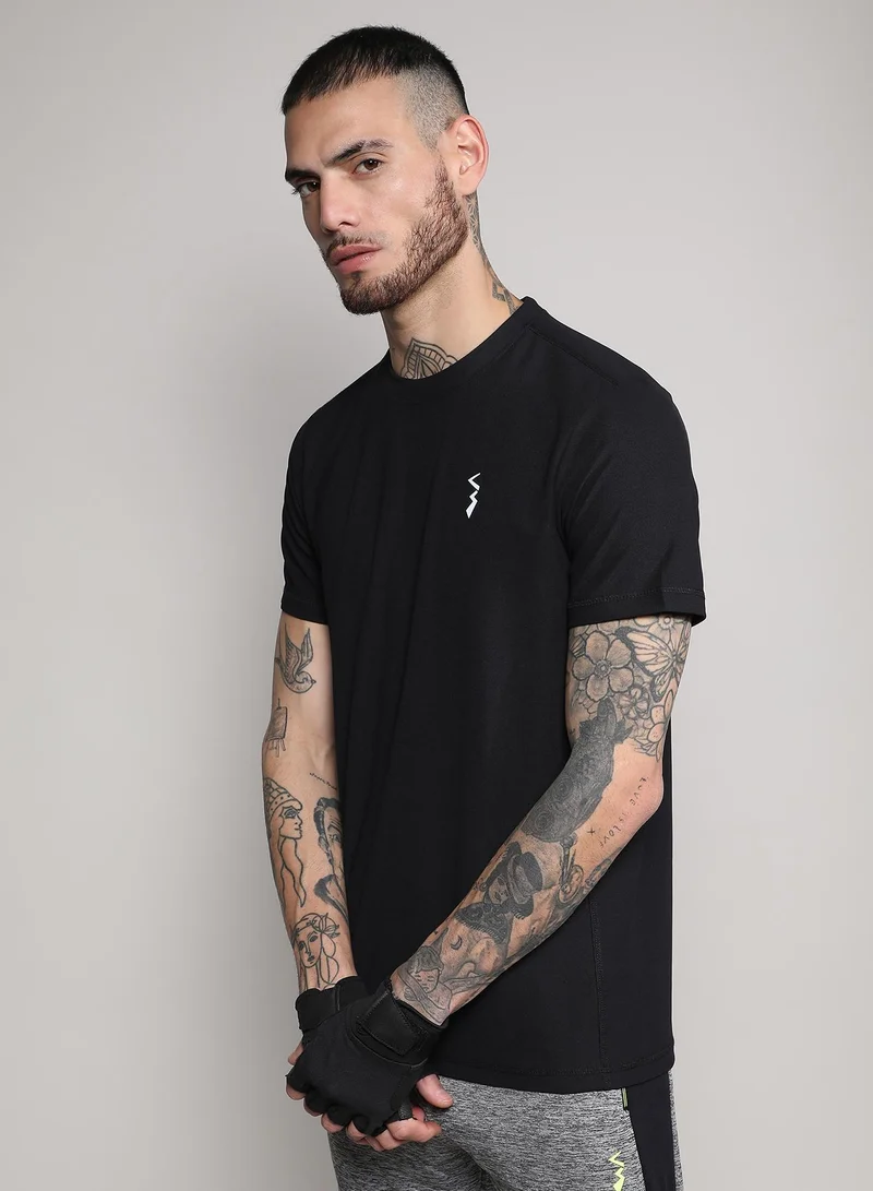 Campus Sutra Men's Onyx Black Solid Activewear T-Shirt