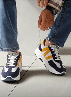 Q3 A classic neutral-design shoe built for comfort, made with mixed materials