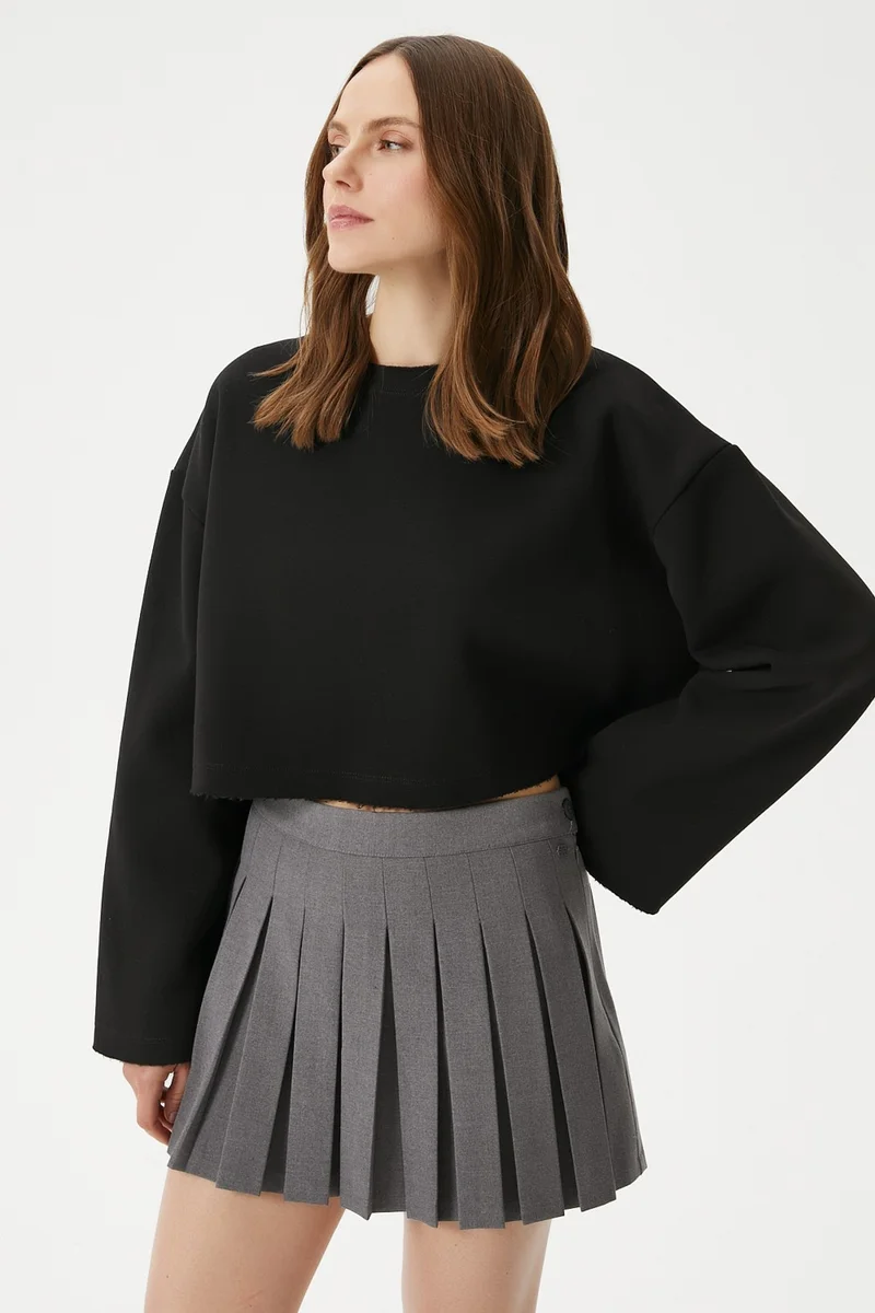 ريتنيس Women Vegas Black Raised Crop Sweatshirt