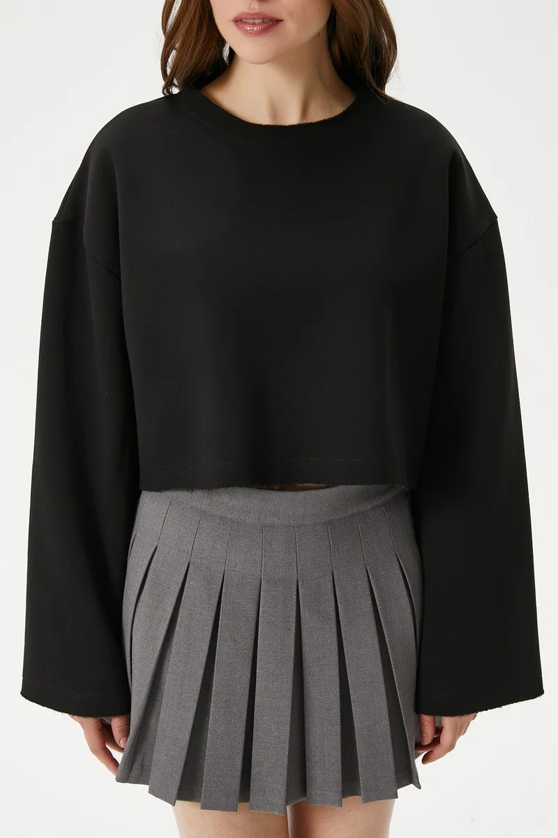 ريتنيس Women Vegas Black Raised Crop Sweatshirt