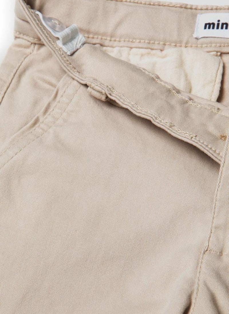 مينوتي شورت تشينو للأولاد بخصر قابل للتعديل - Image 3