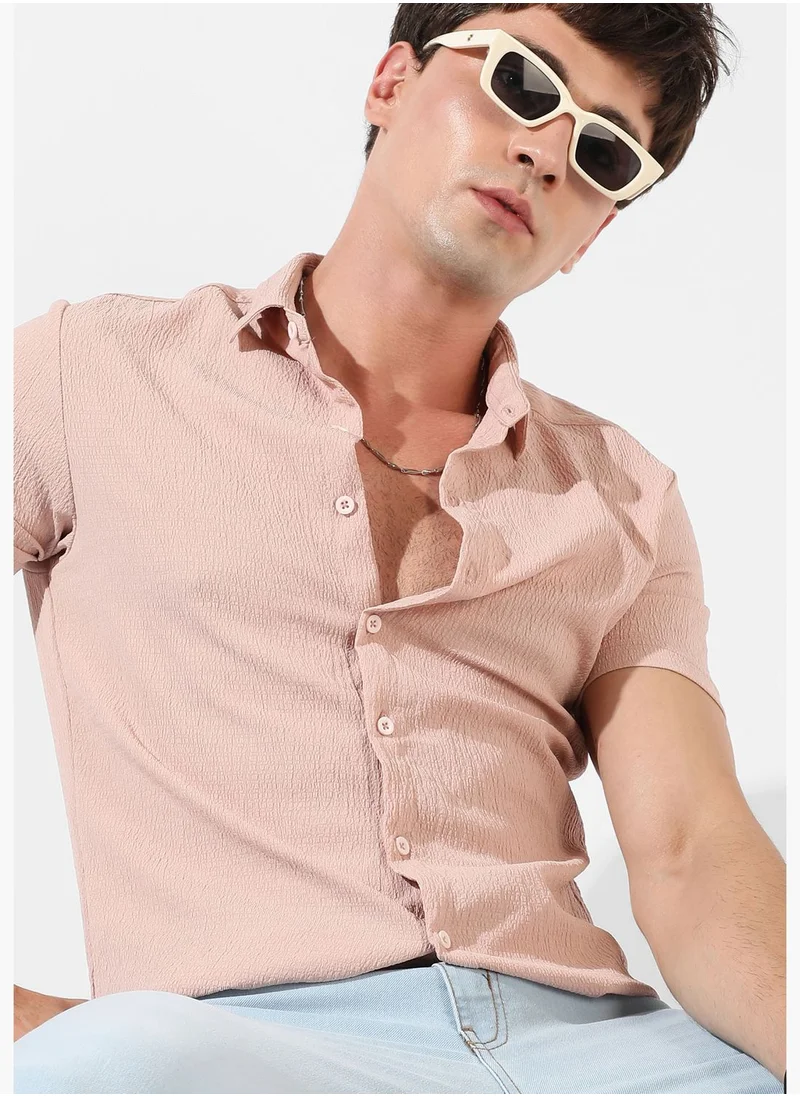 Campus Sutra Textured Spread Collar Short Sleeve Shirt